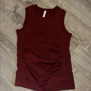 Athleta Burgundy Fitted Ribbed Sleeveless Tank Top. Ruched sides